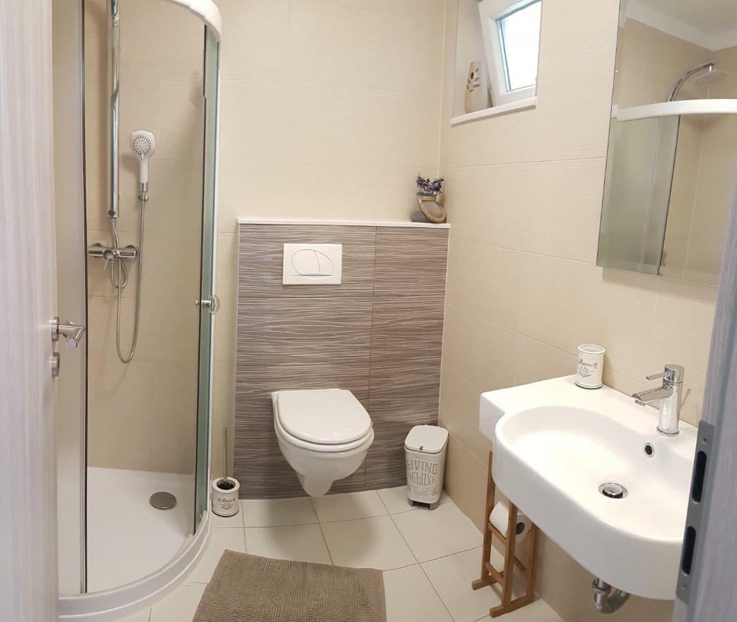 Luna Apartment Porec Esterno foto
