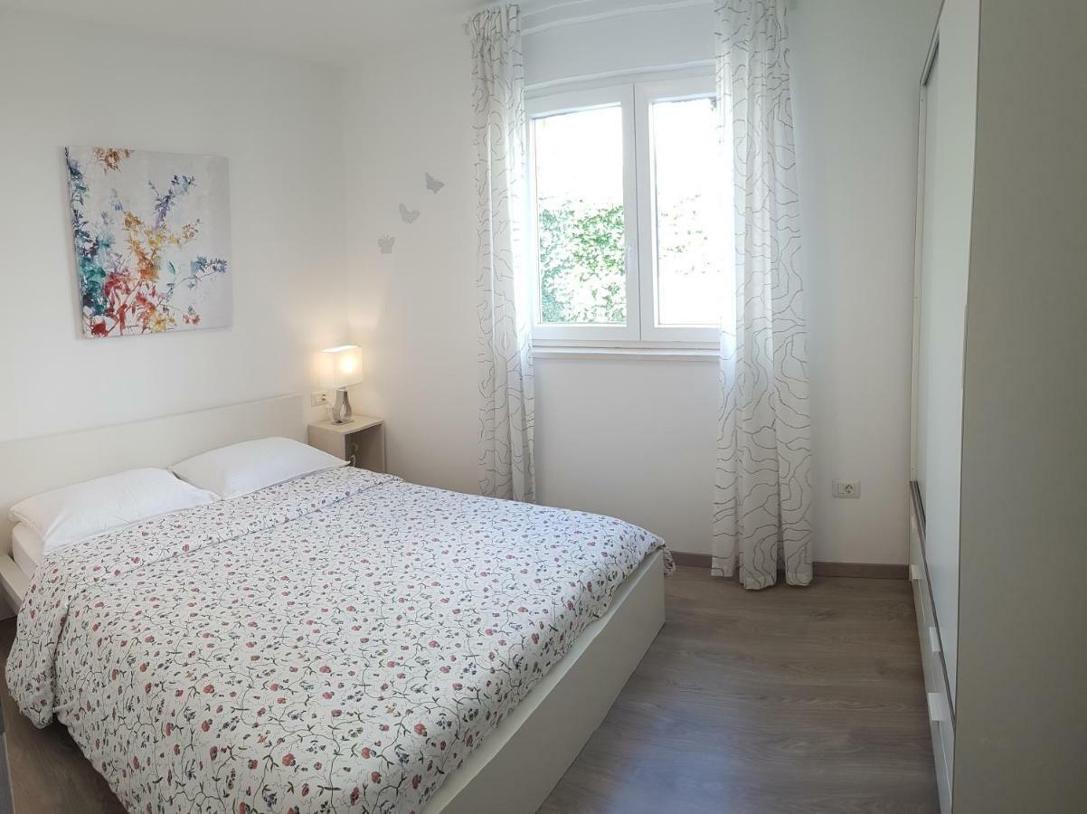Luna Apartment Porec Esterno foto