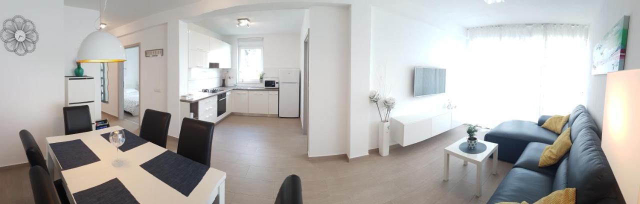 Luna Apartment Porec Esterno foto